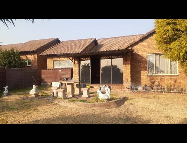 2 BEDROOM HOUSE FOR SALE IN ALBEMARLE